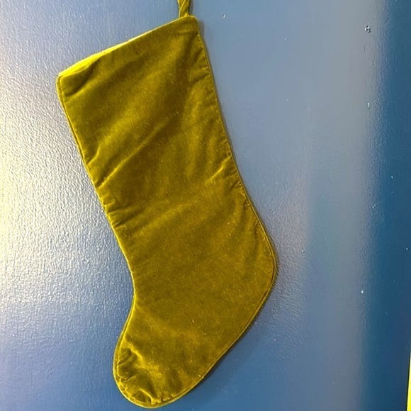 Vintage Needlepoint Christmas Doves on Snow Covered Tree Velvet Backed Stocking - Picture 4 of 6